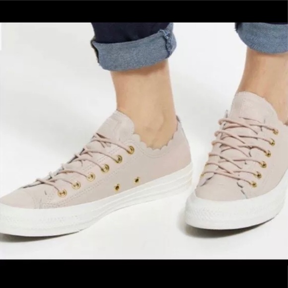 converse scalloped